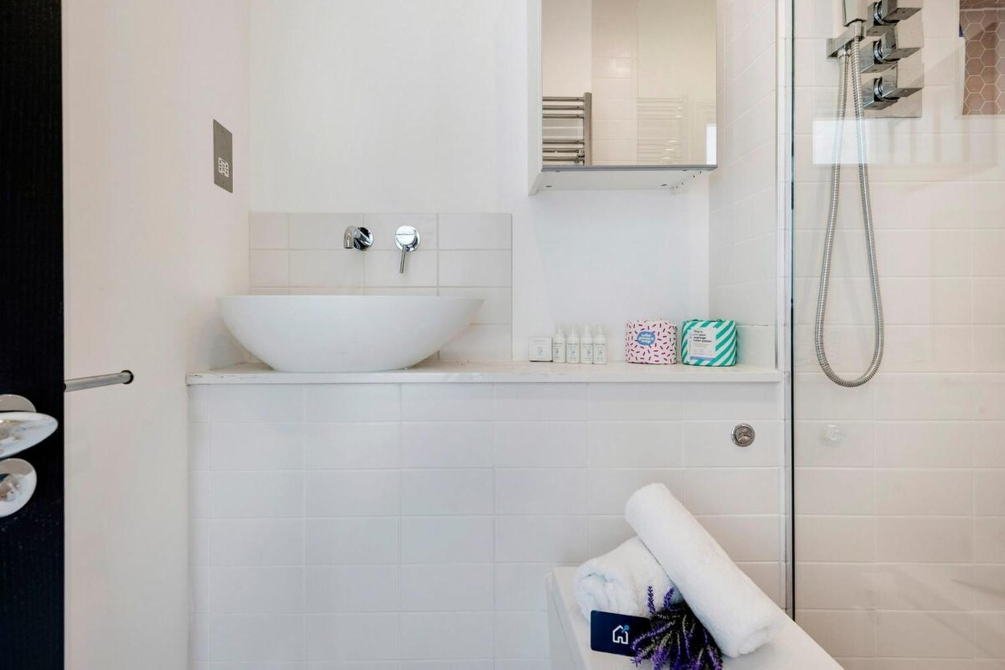 Apartamento Modern And Bright Highgate Gem Londres Exterior foto